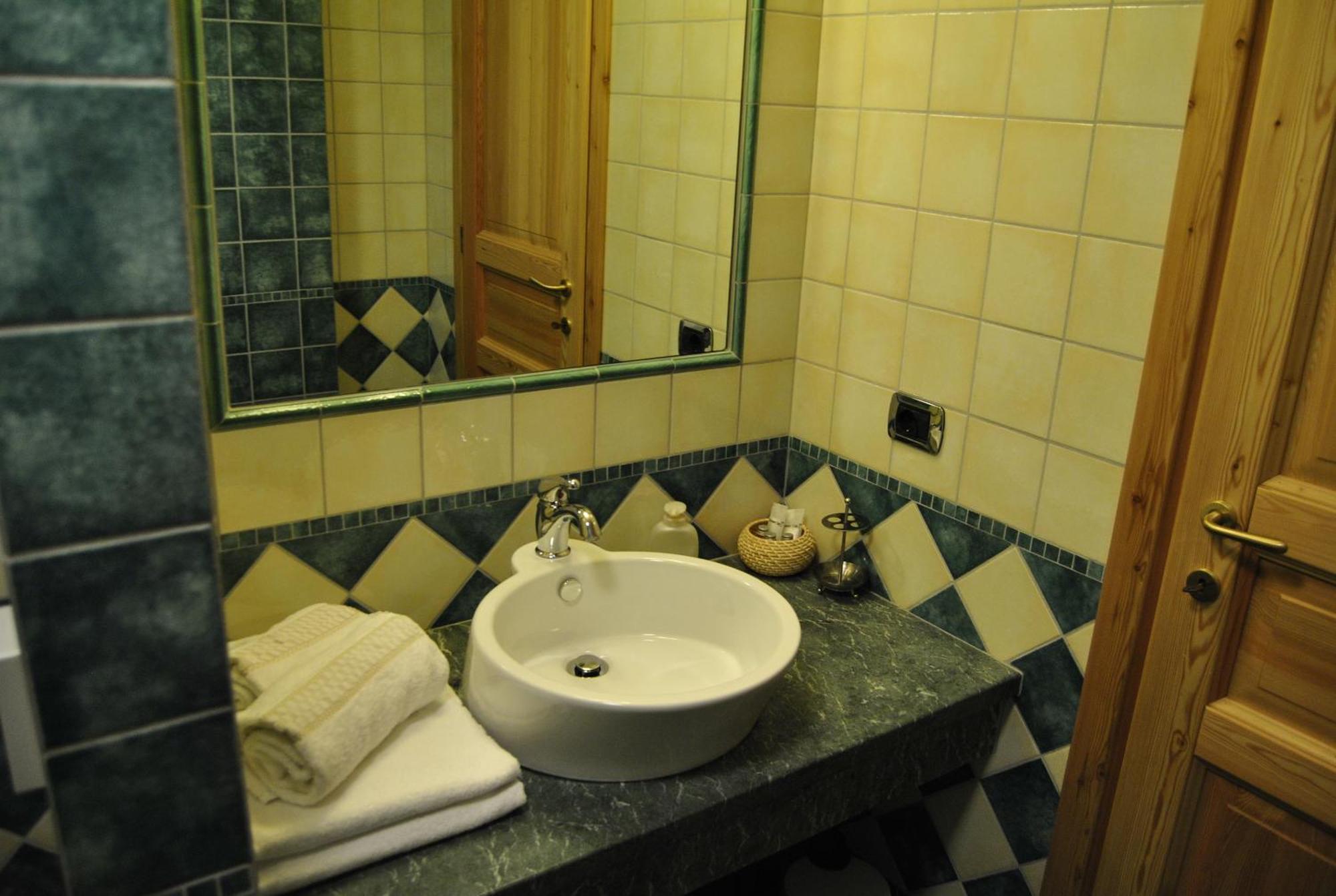 גרסוני-סן-ג'אן Villa Fridau Resort חדר תמונה